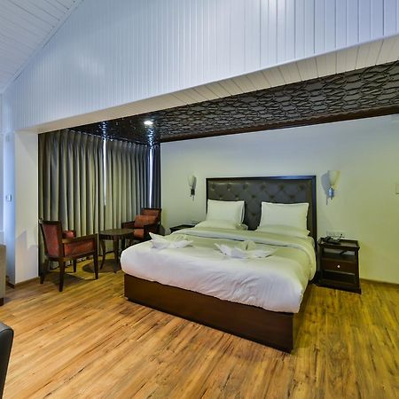 Hotel Metropolis Srīnagar Zewnętrze zdjęcie