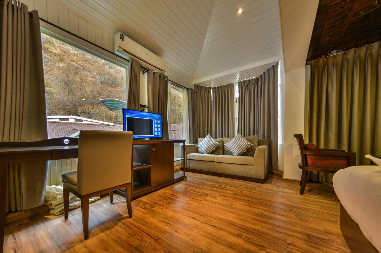 Hotel Metropolis Srīnagar Zewnętrze zdjęcie