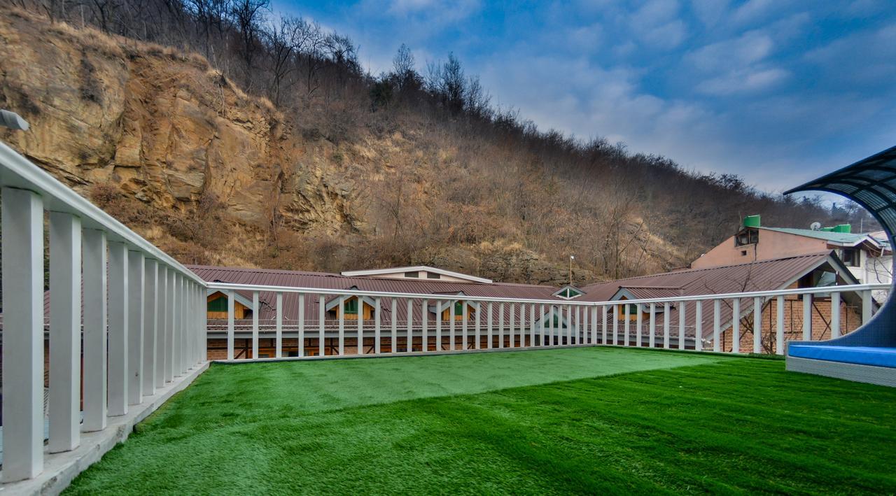 Hotel Metropolis Srīnagar Zewnętrze zdjęcie