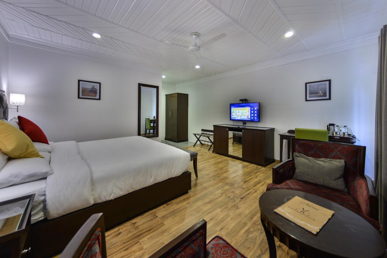 Hotel Metropolis Srīnagar Zewnętrze zdjęcie