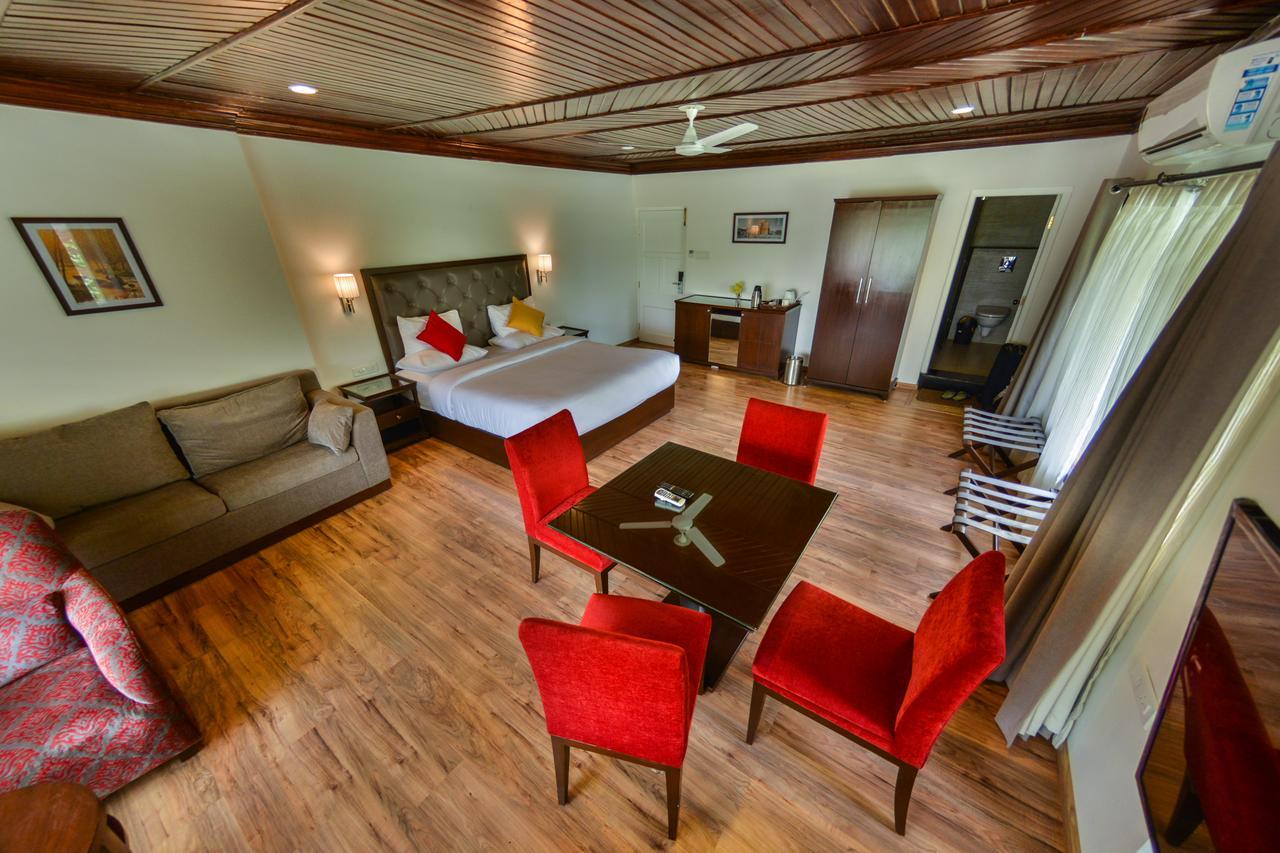 Hotel Metropolis Srīnagar Zewnętrze zdjęcie