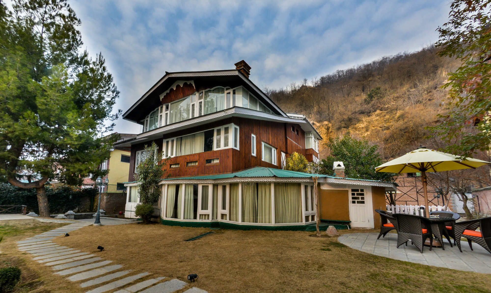 Hotel Metropolis Srīnagar Zewnętrze zdjęcie