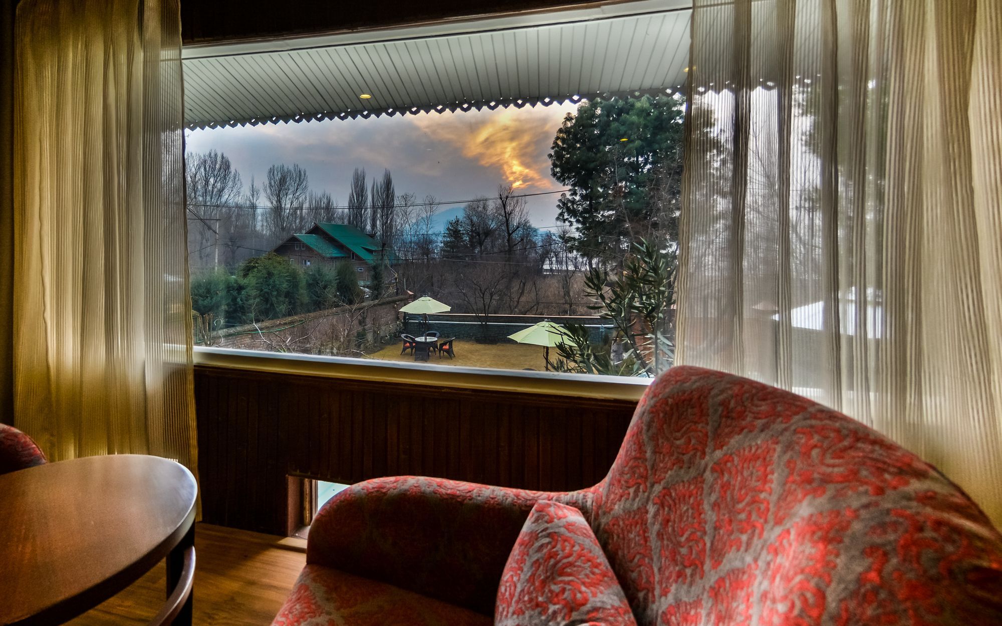 Hotel Metropolis Srīnagar Zewnętrze zdjęcie